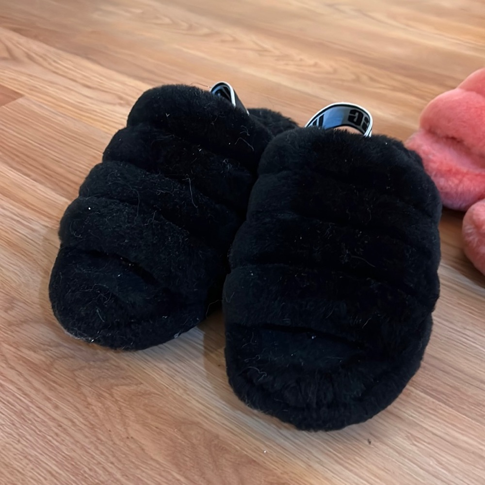 UGG